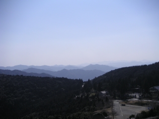西方、伊勢方面には大台山系の山々
