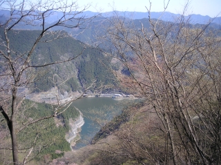 名栗湖　有馬ダムによる人造湖です