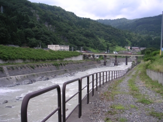 姫川温泉付近　9年前の水害の被害が偲ばれます