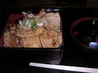 糸魚川・銭形の豚丼