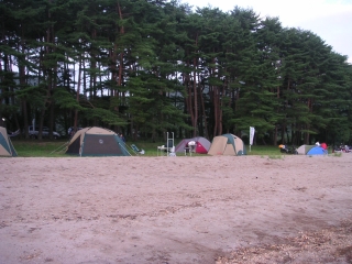 秋山浜キャンプ場　設備は最低限です