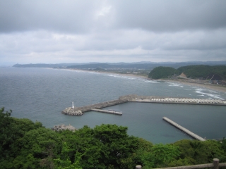魚見台より鳥取方面の日本海を見下ろす