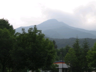 木曽駒ヶ岳を仰ぎ見る