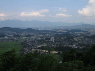 八木山峠付近より飯塚方面を望む