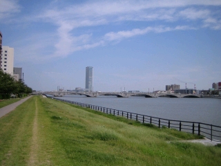 大河・信濃川と万代橋
