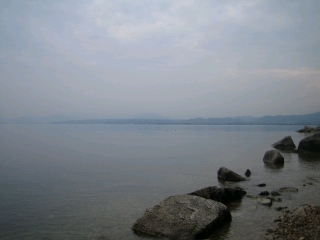 奥琵琶湖の静かな湖面　和みます…