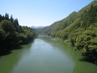 阿賀川　会津の水が一本の流れに