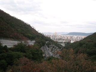 峰山公園の途中、高松市街が一望できます