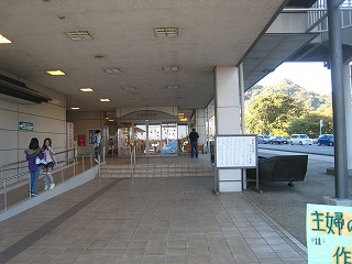 道の駅・富士川楽座　東名の富士川SAと繋がってます