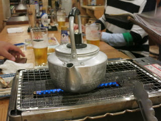 日本酒「豪快」はヤカンで提供